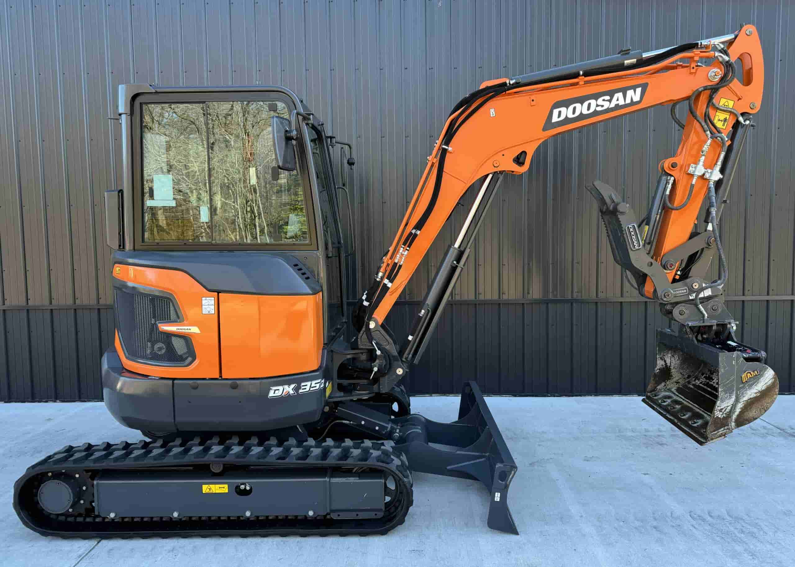 2022 DOOSAN DX35Z-7 LIKE NEW!
